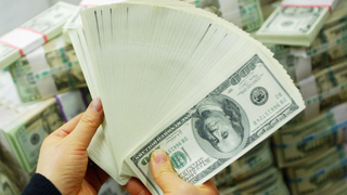 8 Money Toilets
